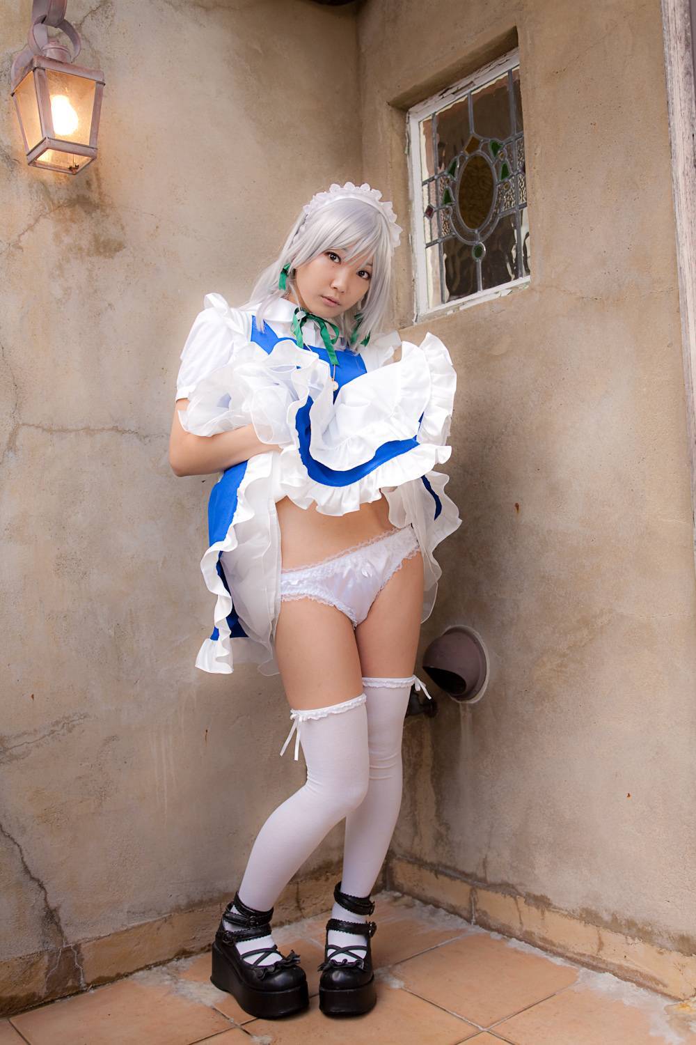 cosplay美女套图 c77 Sakuya Izayoi　白丝假发扮相(1)